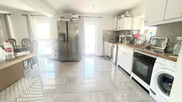 Saniertes Einfamilienhaus mit Einliegerwohnung und zusätzlichem Grundstück in ruhiger Lage von Quierschied