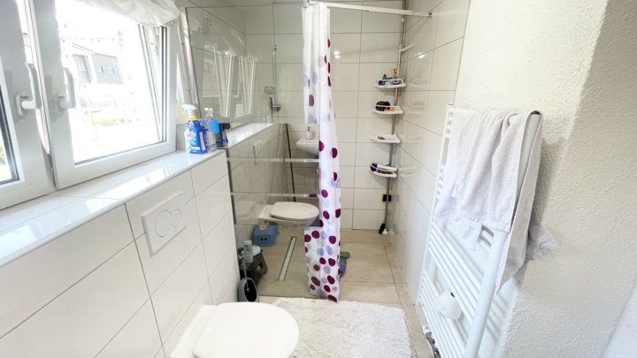 Saniertes Einfamilienhaus mit Einliegerwohnung und zusätzlichem Grundstück in ruhiger Lage von Quierschied