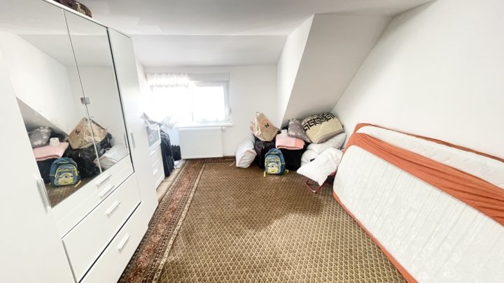 Saniertes Einfamilienhaus mit Einliegerwohnung und zusätzlichem Grundstück in ruhiger Lage von Quierschied