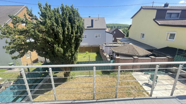 Saniertes Einfamilienhaus mit Einliegerwohnung und zusätzlichem Grundstück in ruhiger Lage von Quierschied