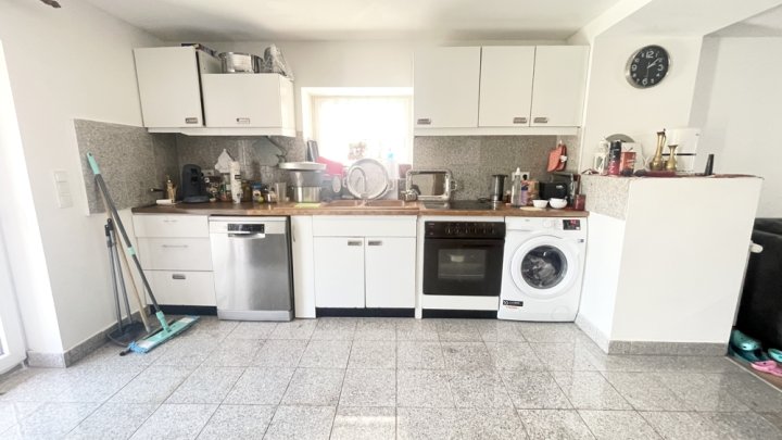Saniertes Einfamilienhaus mit Einliegerwohnung und zusätzlichem Grundstück in ruhiger Lage von Quierschied