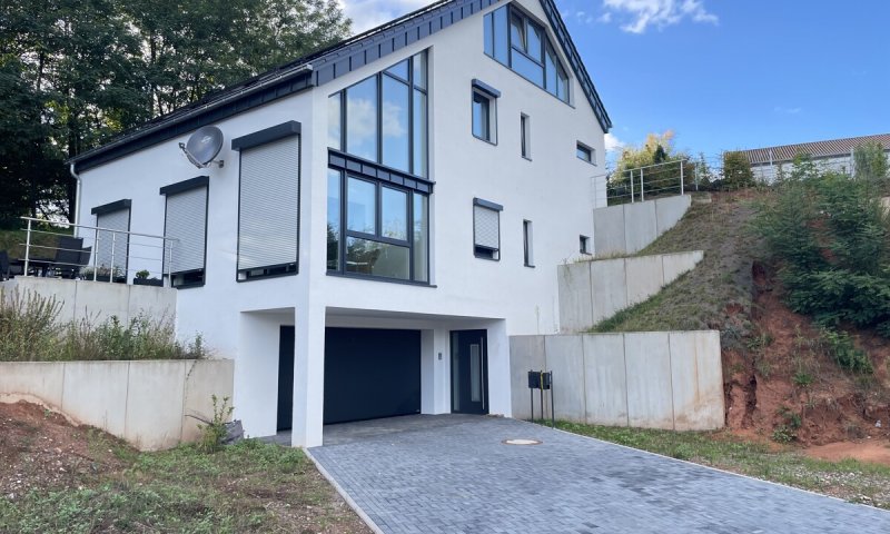 Erstbezug:Maisonette-Wohnung mit Garten, Terrasse & eigener PV-Anlage – 107 m² Wohlfühlfläche in Beckingen-Reimsbach