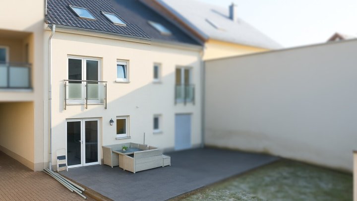 Neuwertiges Reihenhaus mit Garage und Stellplatz in Grenznähe  L-REMICH