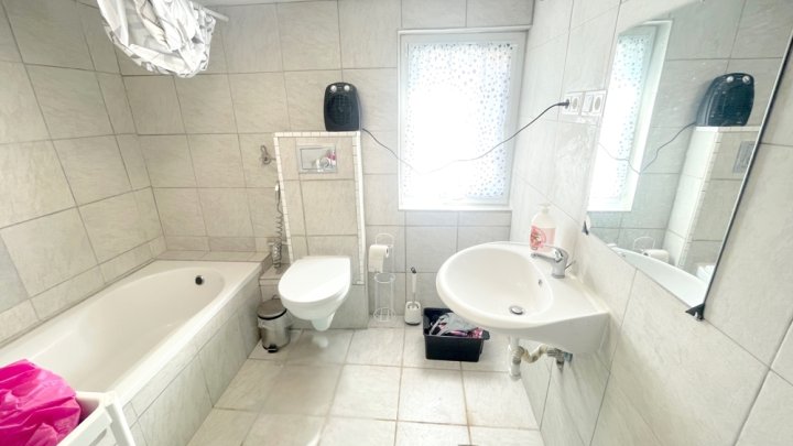 Einfamilienhaus mit Garten, Garage und Stellplatz – Viel Potenzial für Ihre Ideen