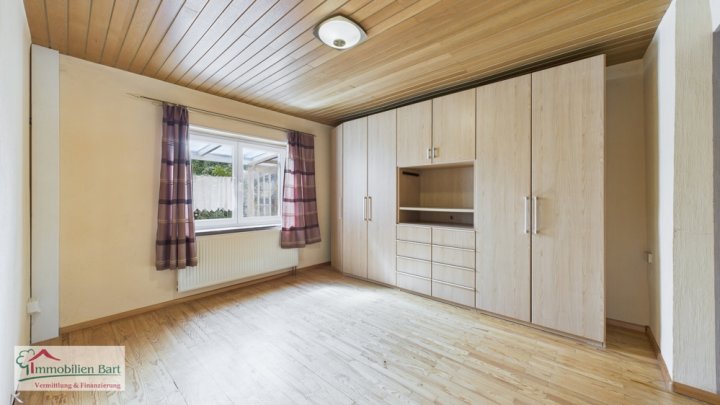 REIMSBACH: GEPFLEGTES WOHNHAUS MIT 2 WOHNUNGEN