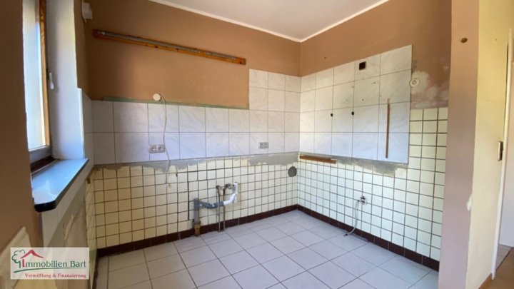 TABEN-RODT: WOHNHAUS MIT WEITBLICK AUF 10 AR GRUNDSTÜCK!
