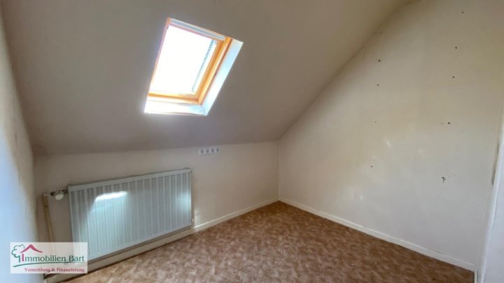 TABEN-RODT: WOHNHAUS MIT WEITBLICK AUF 10 AR GRUNDSTÜCK!