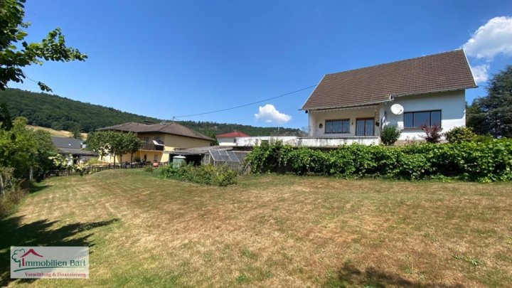 TABEN-RODT: WOHNHAUS MIT WEITBLICK AUF 10 AR GRUNDSTÜCK!