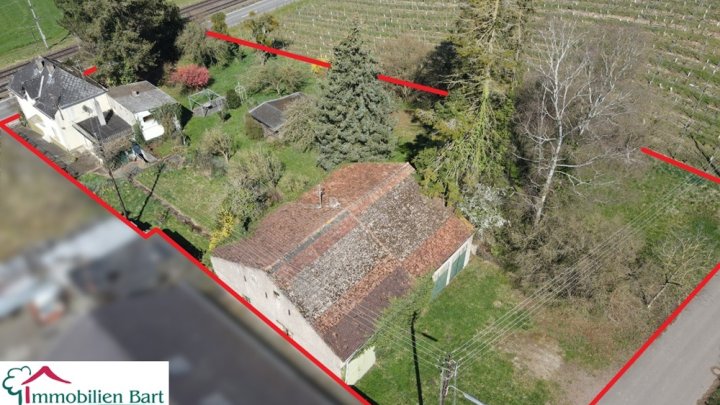VIS-À-VIS L-REMICH: HAUS ZUM RENOVIEREN AUF 25 AR