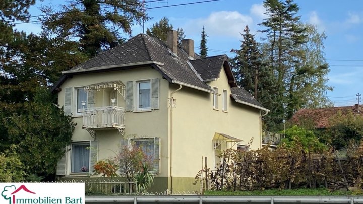 VIS-À-VIS L-REMICH: HAUS ZUM RENOVIEREN AUF 25 AR