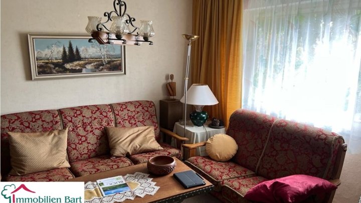 VIS-À-VIS L-REMICH: HAUS ZUM RENOVIEREN AUF 25 AR