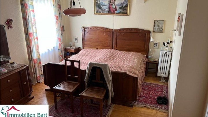 VIS-À-VIS L-REMICH: HAUS ZUM RENOVIEREN AUF 25 AR