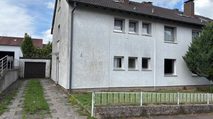 3-FH mit Garten und Garage in guter Lage von Sulzbach, teilvermietet