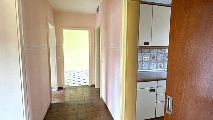 3-FH mit Garten und Garage in guter Lage von Sulzbach, teilvermietet