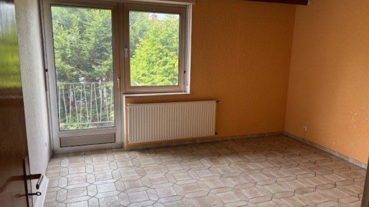 3-FH mit Garten und Garage in guter Lage von Sulzbach, teilvermietet