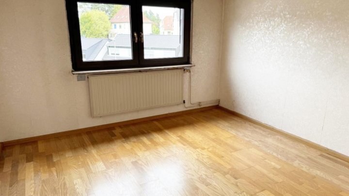 1 FH-Doppelhaushälfte mit Garten + Garage im idyllischen Blieskastel!