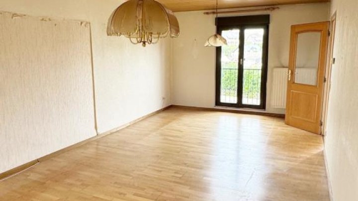 1 FH-Doppelhaushälfte mit Garten + Garage im idyllischen Blieskastel!