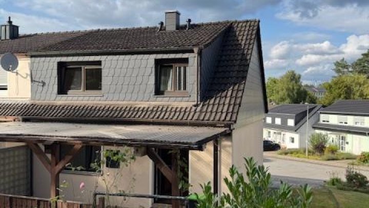 1 FH-Doppelhaushälfte mit Garten + Garage im idyllischen Blieskastel!