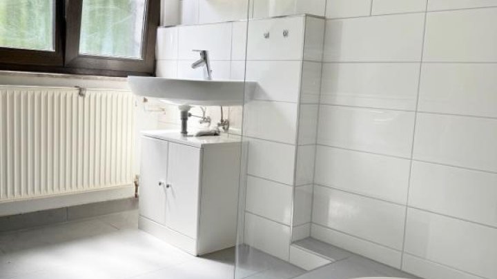 1 FH-Doppelhaushälfte mit Garten + Garage im idyllischen Blieskastel!