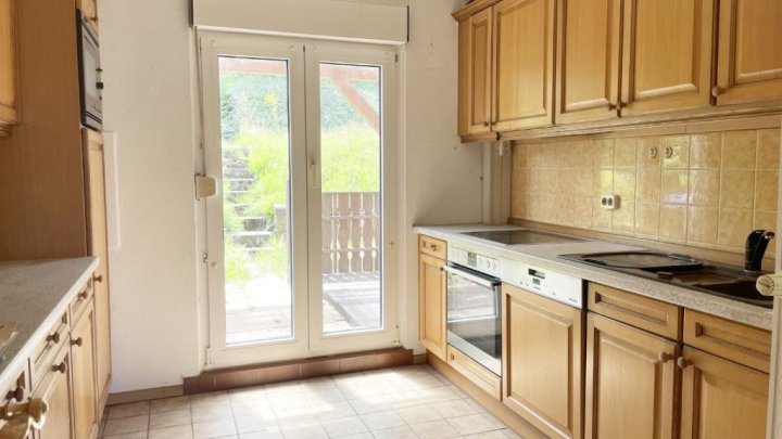1 FH-Doppelhaushälfte mit Garten + Garage im idyllischen Blieskastel!