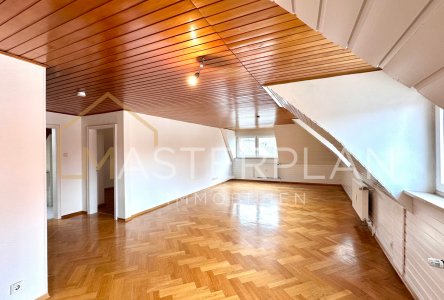 Wohn - und Esszimmer