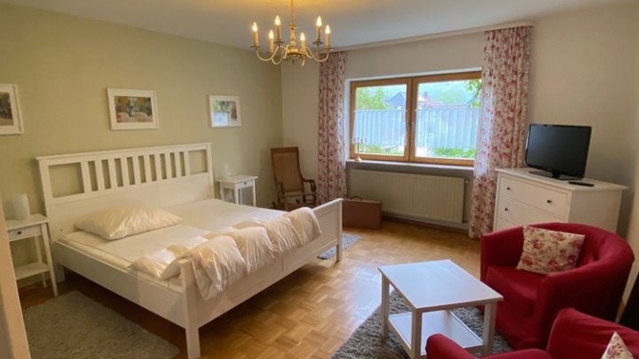 Renditeobjekt: Gästehaus (4-FH) mit 15 Zimmern in Uni-Nähe