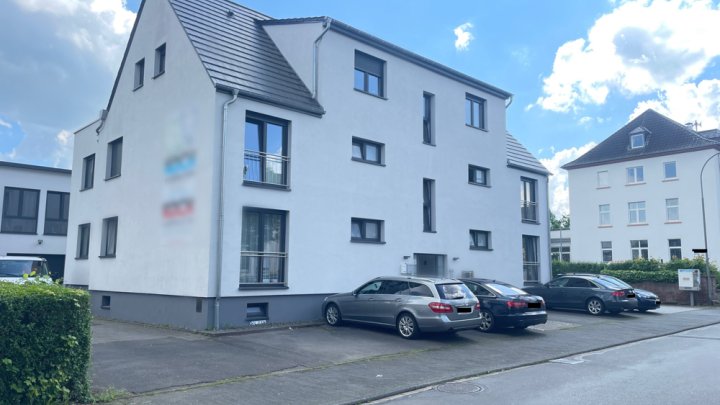 Eigentumswohnung im Obergeschoss mit Terrasse & Stellplatz