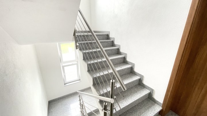 Eigentumswohnung im Obergeschoss mit Terrasse & Stellplatz