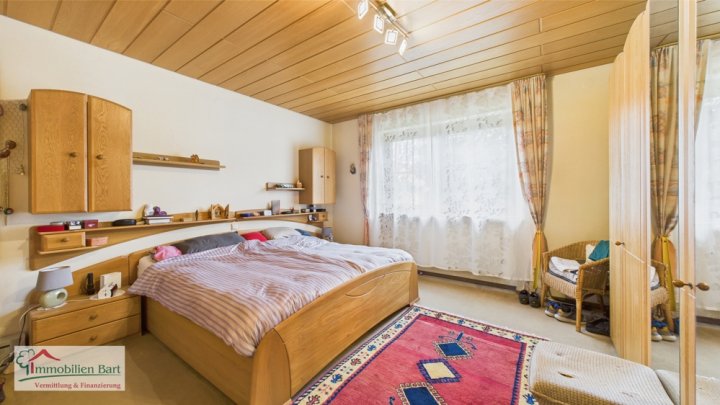 GEMÜTLICHES WOHNHAUS IN TOP LAGE VON LOSHEIM AM SEE!
