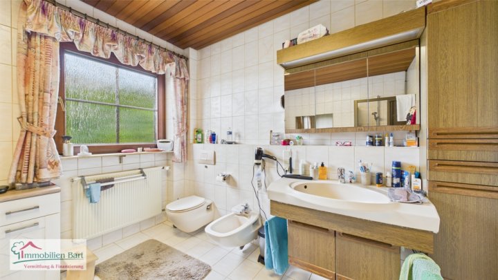 GEMÜTLICHES WOHNHAUS IN TOP LAGE VON LOSHEIM AM SEE!