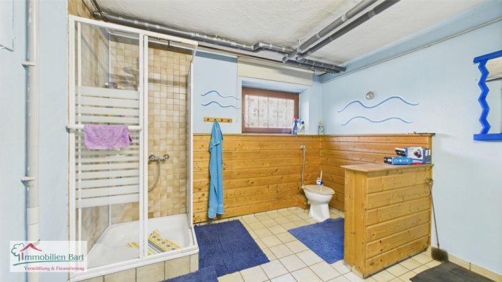 GEMÜTLICHES WOHNHAUS IN TOP LAGE VON LOSHEIM AM SEE!