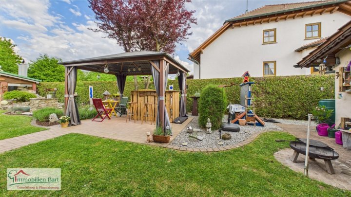 GEMÜTLICHES WOHNHAUS IN TOP LAGE VON LOSHEIM AM SEE!