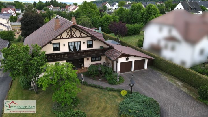 GEMÜTLICHES WOHNHAUS IN TOP LAGE VON LOSHEIM AM SEE!