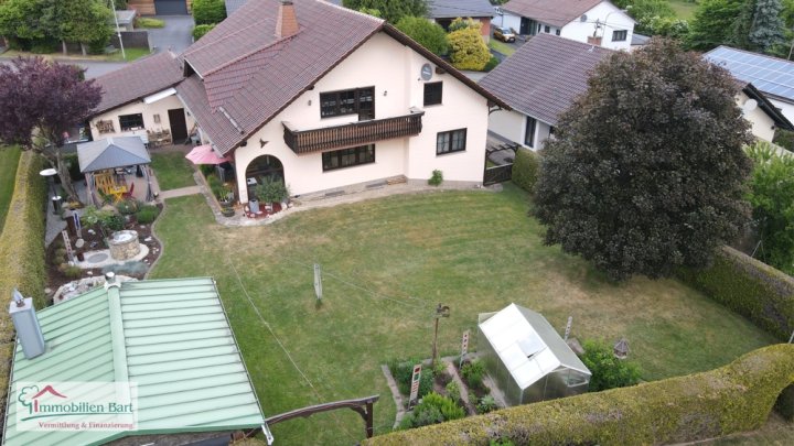 GEMÜTLICHES WOHNHAUS IN TOP LAGE VON LOSHEIM AM SEE!