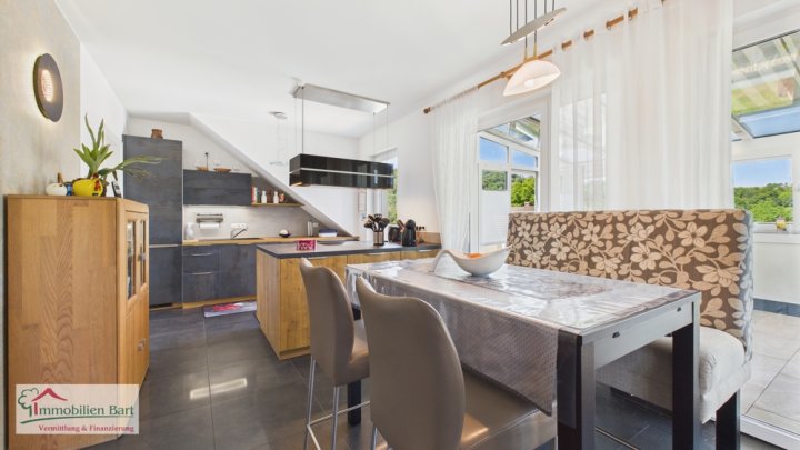 120 M² PENTHOUSE, 2 BÄDER UND GARAGE IN SAARBURG
