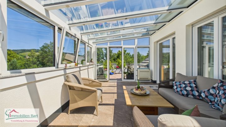 120 M² PENTHOUSE, 2 BÄDER UND GARAGE IN SAARBURG