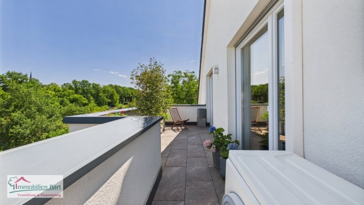 120 M² PENTHOUSE, 2 BÄDER UND GARAGE IN SAARBURG