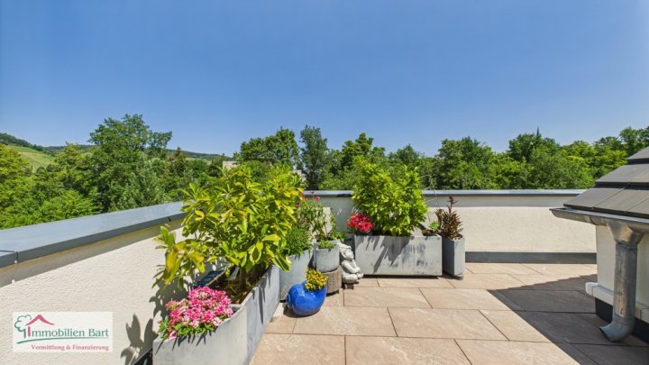 120 M² PENTHOUSE, 2 BÄDER UND GARAGE IN SAARBURG