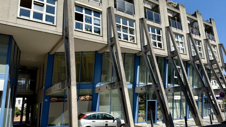 Zentrale 2-ZKB-Eigentumswohnung mit Balkon - direkt am Odilienplatz in Dillingen