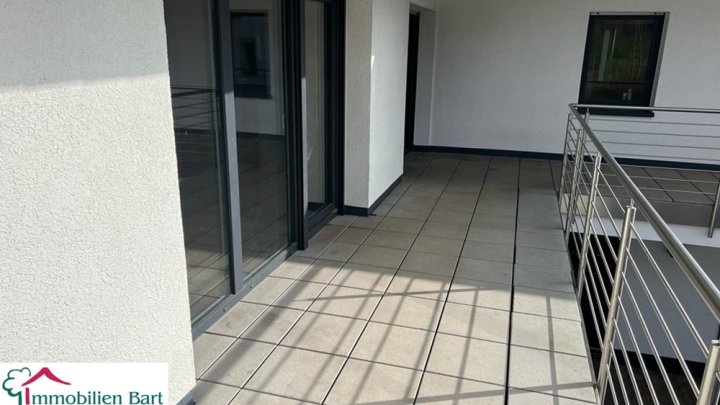 GRENZE L-WORMELDANGE: 3 WOHNUNGEN MIT GARAGEN UND GARTEN