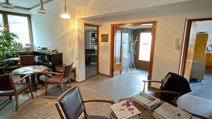 Villenähnliches Haus in Völklingen – Büro/Praxis- und Wohnräume in perfekter Kombination