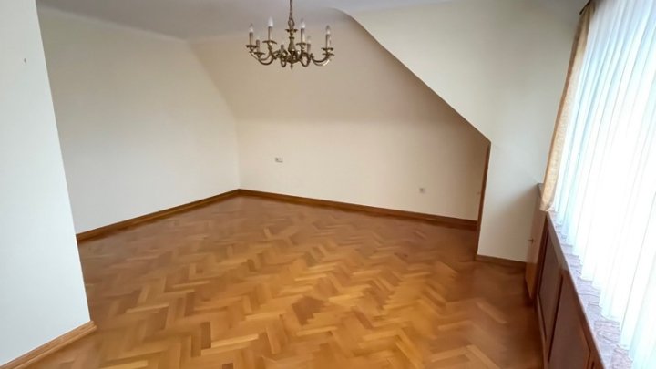 Villenähnliches Haus in Völklingen – Büro/Praxis- und Wohnräume in perfekter Kombination