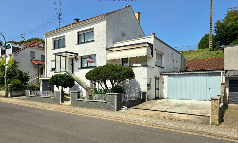 Großzügiges Ein- Zweifamilienhaus in Hüttersdorf