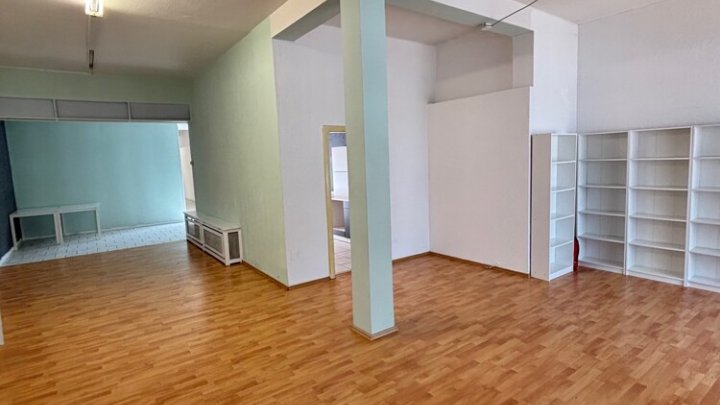 Laden-/Büro- oder Gewerbefläche, zentral im EG mit Schaufenster