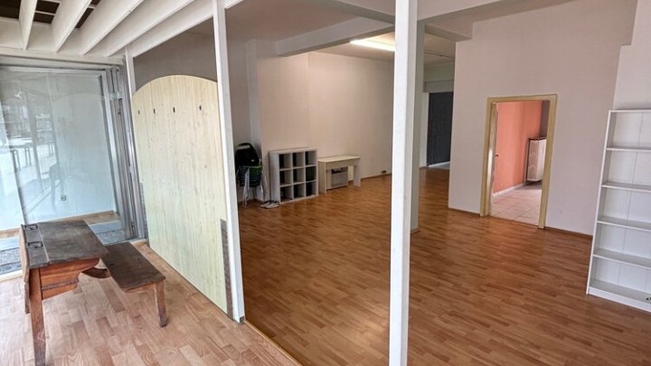 Laden-/Büro- oder Gewerbefläche, zentral im EG mit Schaufenster
