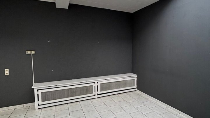 Laden-/Büro- oder Gewerbefläche, zentral im EG mit Schaufenster