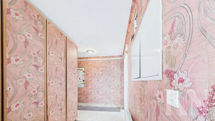 Zentrale Stadtlage: Vielseitiges Mehrfamilienhaus mit Arztpraxis!
