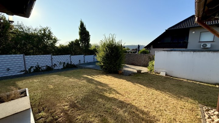 Freistehender Bungalow mit großzügigem Garten in ruhiger Wohngegend von Überherrn zu verkaufen