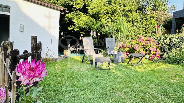 Modernisiertes, familienfreundliches Reihenendhaus mit 7Zimmer in Bildstock mit Garten & Garage