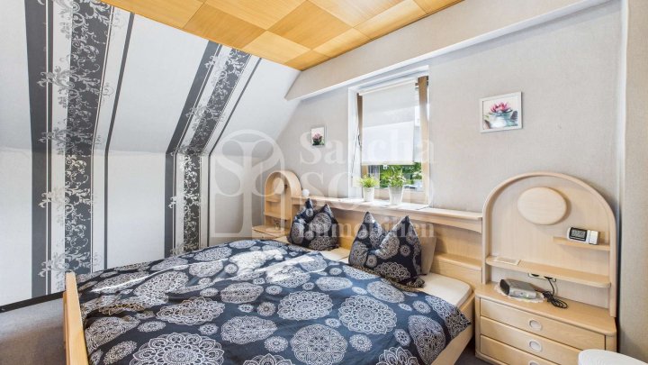 Modernisiertes, familienfreundliches Reihenendhaus mit 7Zimmer in Bildstock mit Garten & Garage
